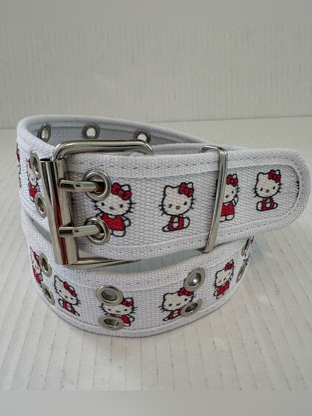 Hello Kitty belt White canvas Belt red character accents size small
